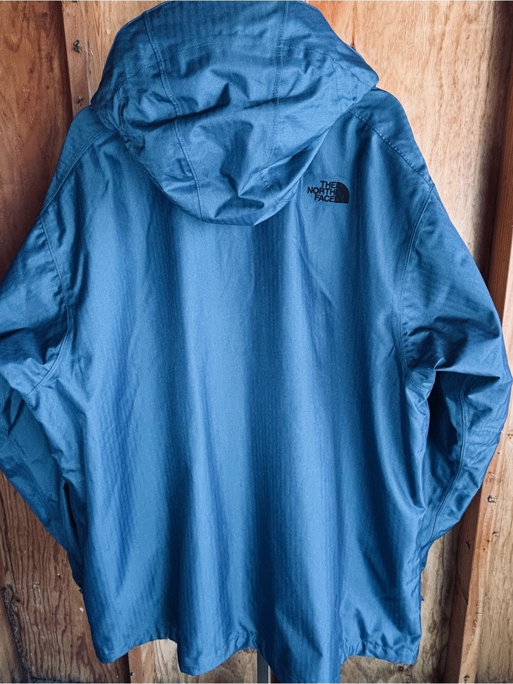 The North Face Men’s Blue HYVENT Hooded Raincoat & Red Zipper Accent Size XL - Picture 11 of 13